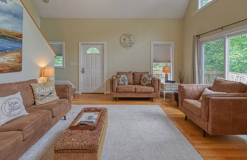 Huddleston House | Shangri-La - Lake home with private dock, 2 kitchens, fireplace, kayaks & W/D