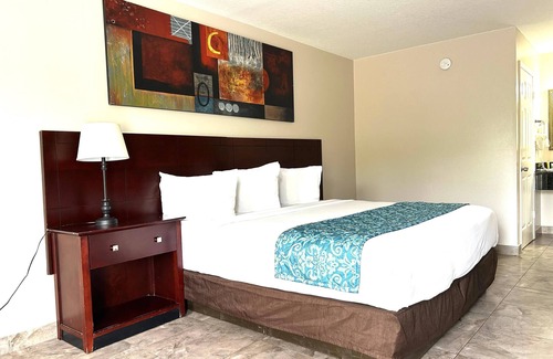 Kissimmee Hotel | Shining Light Inn & Suites
