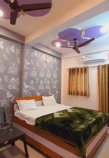 Ayodhya Hotel | Shiv Niketan Guest House 200mtr from Shri Ram mandir