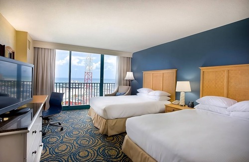 Brush - Stewarts Resort | Short Walk to Daytona Beach Boardwalk! 3 Comfortable Units, 2 Pools and Spa