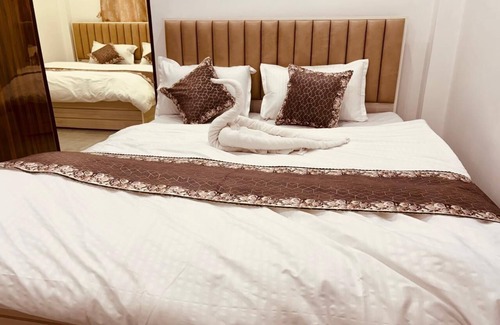 Ayodhya Hotel | Shri Ram Darbar