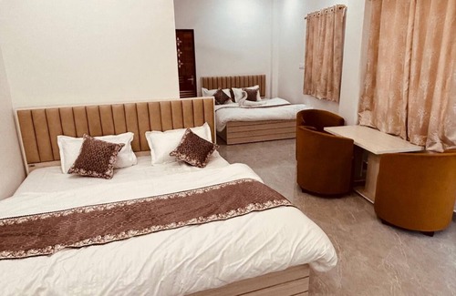 Ayodhya Hotel | Shri Ram Darbar
