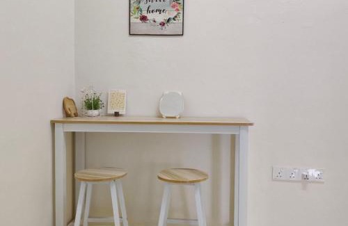 Gua House | Simee 2 pax Room Stay