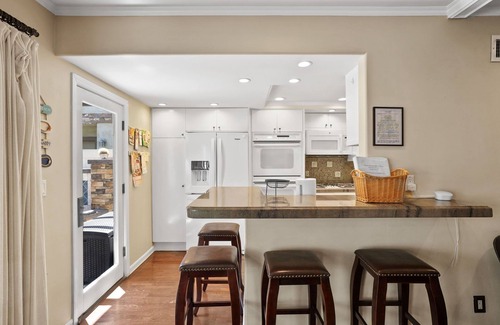 West Newport House | Single-family beach home two blocks from the beach.