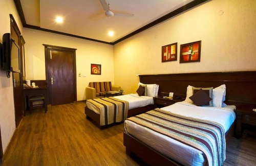DLF Phase 3 Hotel | Siris 18