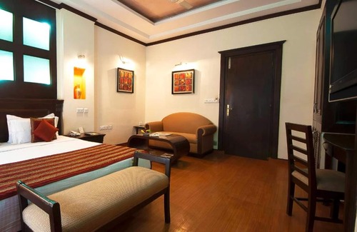 DLF Phase 3 Hotel | Siris 18