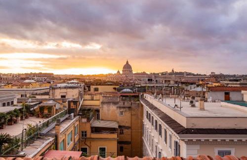 Prati Apartment | Skyline Penthouse with Private Rooftop