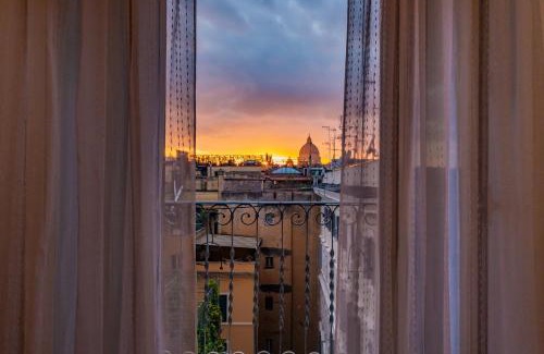 Prati Apartment | Skyline Penthouse with Private Rooftop