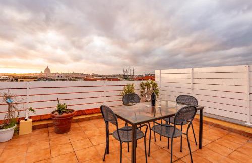 Prati Apartment | Skyline Penthouse with Private Rooftop