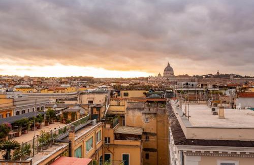Prati Apartment | Skyline Penthouse with Private Rooftop