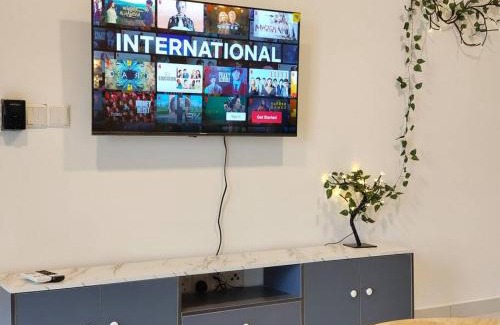 Bukit Indah Apartment | Skytree A0802-(1) Netflix Aeon ByStay