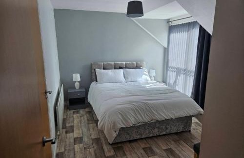 Londonderry Apartment | Skyview retreat