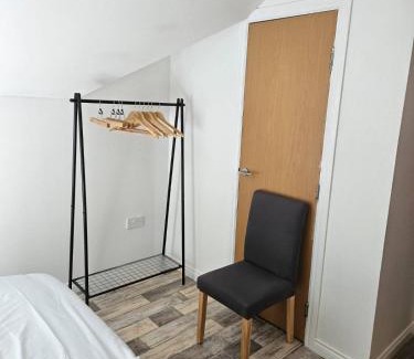 Londonderry Apartment | Skyview retreat