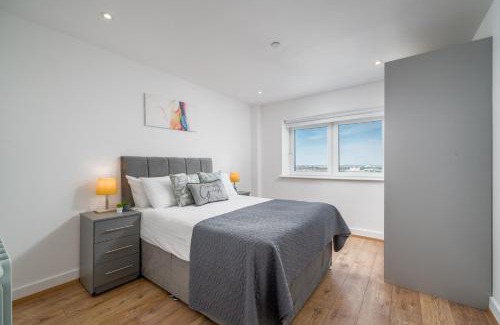 Woolwich Riverside Apartment | Skyvillion - London River Thames Top Floor Apartments by Woolwich Ferry, Mins to London ExCel, O2 Arena , London City Airport with Parking