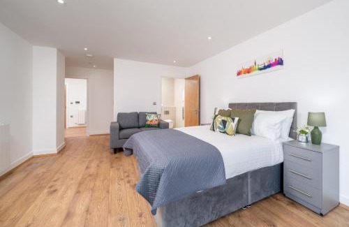 Woolwich Riverside Apartment | Skyvillion - London River Thames Top Floor Apartments by Woolwich Ferry, Mins to London ExCel, O2 Arena , London City Airport with Parking