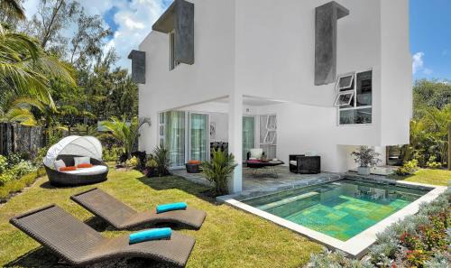 Roches Noires Villa | So Beach Villa In Situ