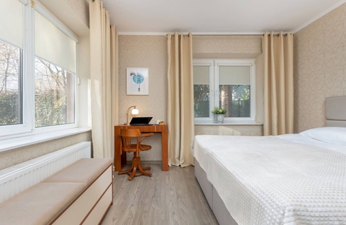 Warsaw Apartment | Soft Beige Raniuszka by Renters
