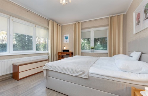 Warsaw Apartment | Soft Beige Raniuszka by Renters