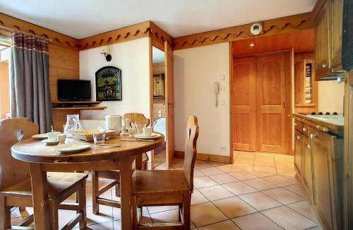 Reberty Apartment | Spacieux Appartement 3 Pièces avec Piscine, Sauna, Balcon et Parking - Proche des Pistes - FR-1-344-844