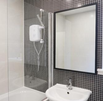 Paisley Apartment | Spacious 2 Bed Apartment Near Glasgow Airport