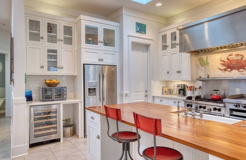 Daufuskie Island House | Spacious 3-bedroom house- walk to beach with WiFi on enchanting Daufuskie Island