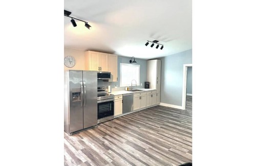 Santa Fe Apartment | Spacious 3-bedroom on a 140 acre working farm minutes from mark twain lake.