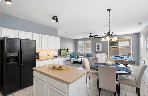 Deer Valley House | Spacious 4-bedroom house in adorable Glendale with WiFi, AC