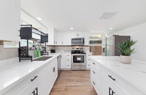 Clodine House | Spacious 4-bedroom house in enchanting heart Houston with spacious backyard