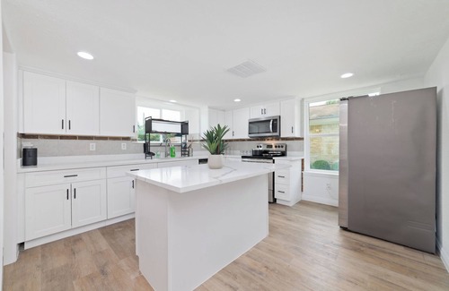 Clodine House | Spacious 4-bedroom house in enchanting heart Houston with spacious backyard