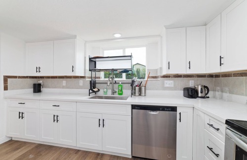 Clodine House | Spacious 4-bedroom house in enchanting heart Houston with spacious backyard