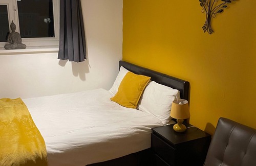 Wolverhampton House | Spacious 5-Bed House perfect for long stay