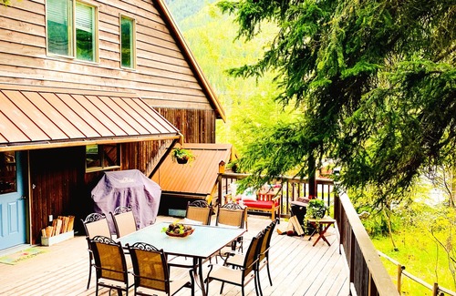 East Kootenay House | Spacious 5 bedroom Panorama Mountain Retreat !