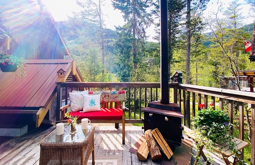 East Kootenay House | Spacious 5 bedroom Panorama Mountain Retreat !