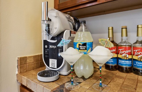 Cleveland House | Spacious 6-bedroom house with Game Room, Outside Bar and tons of Family Fun