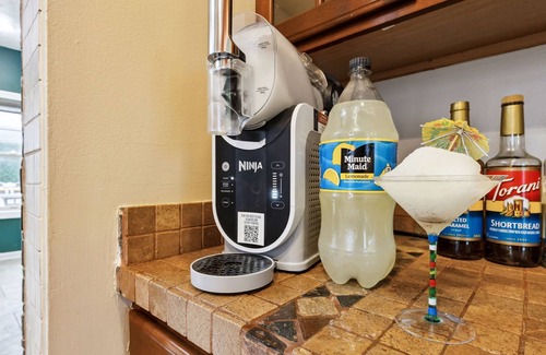 Cleveland House | Spacious 6-bedroom house with Game Room, Outside Bar and tons of Family Fun