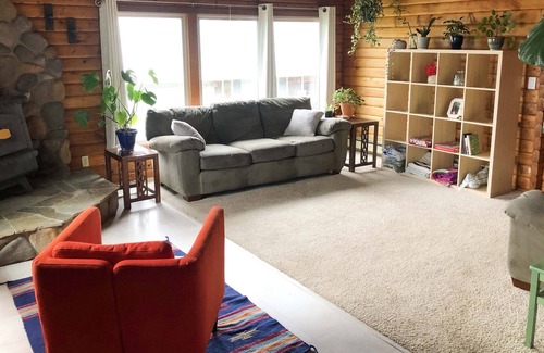 Craig Cabin | Spacious and bright - home gym, laundry, kitchen - 2nd and Spruce Cabin