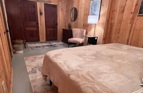Saluda Cabin | Spacious barnhouse with easy access to trails, waterfalls, rivers. Pet friendly.