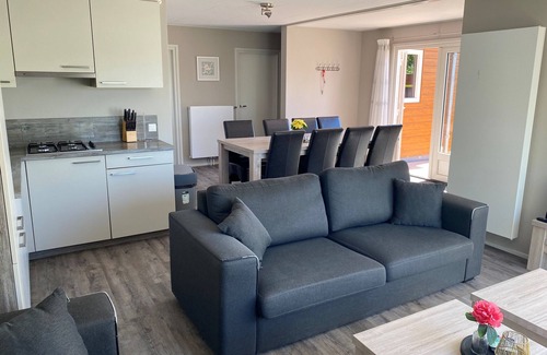 Bantega Ski Chalet | Spacious chalet in Friesland, including a sloop