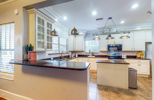 Plant City House | Spacious Designer Home with Private Solar-Heated Pool, Treehouse & Sunroom