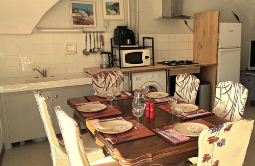 Le Glaizil Cottage | Spacious gîte, private courtyard, hiking, climbing, skiing at the foot of the mountain