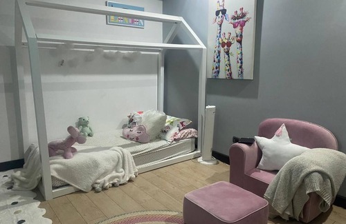 Santa Ana House | Spacious house, WiFi in awesome Lindora on 18 hole golf course with private pool