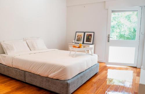 Foz do Douro Apartment | Spacious, Luxurious, and Charming Apartment in Premium Porto Location with PARKING