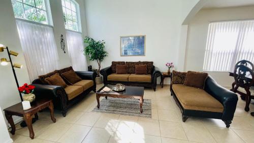 Highlands Reserve House | Spacious Modern And Pool Home With Spa