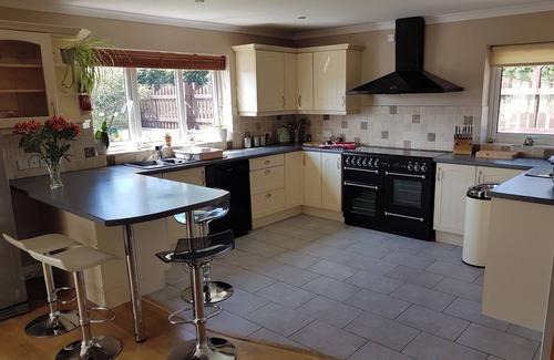 Cardigan House | Spacious modern house with heavenly hot tub close to stunning beaches