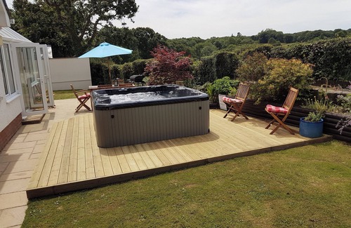 Cardigan House | Spacious modern house with heavenly hot tub close to stunning beaches