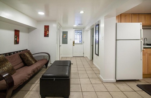 Petworth Apartment | Spacious, Relaxing, 4 Bd 3.5 Ba Home In Petworth!
