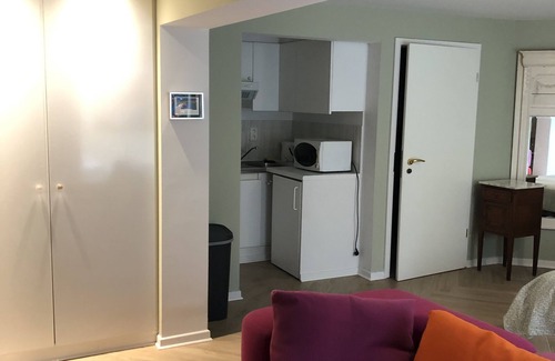 Tervuren Apartment | Spacious studio equipped with desk and furnished patio, Netflix.