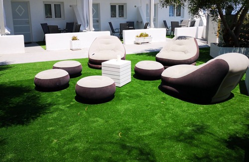 Vlychada Villa | SPACIOUS VILLA WITH GARDEN AND PRIVATE BALCONY AREA