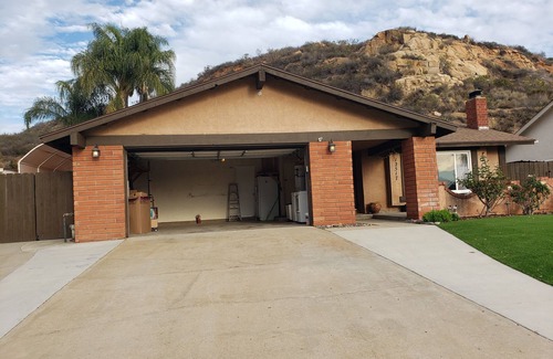 Winter Gardens House | Spectacular Mountain View While Relax In The Spa.