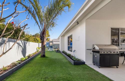 Kingscliff House | Splash House at Kingscliff - Pet Friendly with Pool